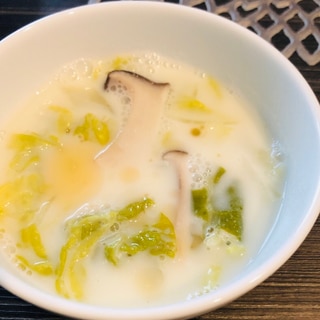 かつおだし☆白菜とえりんぎの和風豆乳スープ